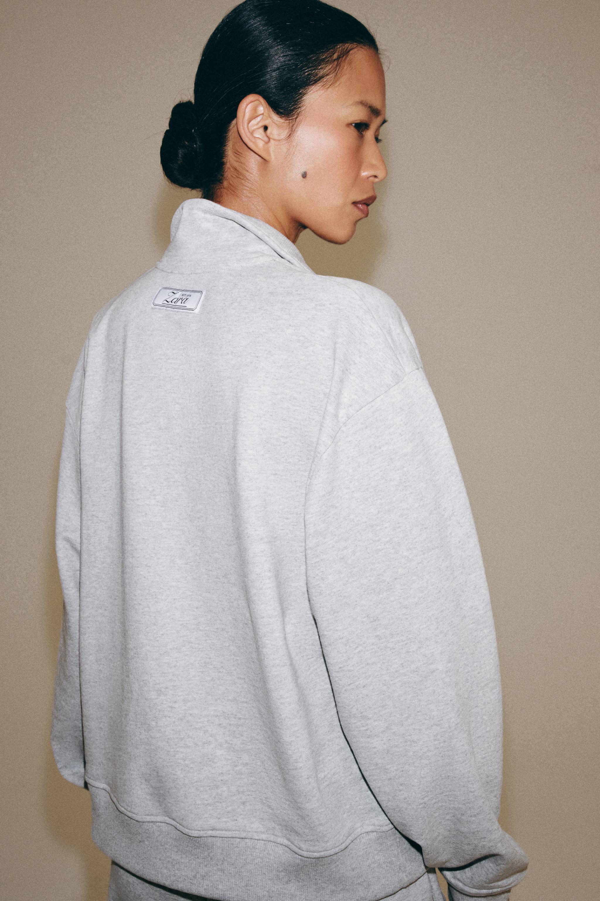 BUTTONED FLEECE SWEATSHIRT